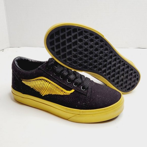 snitch shoes